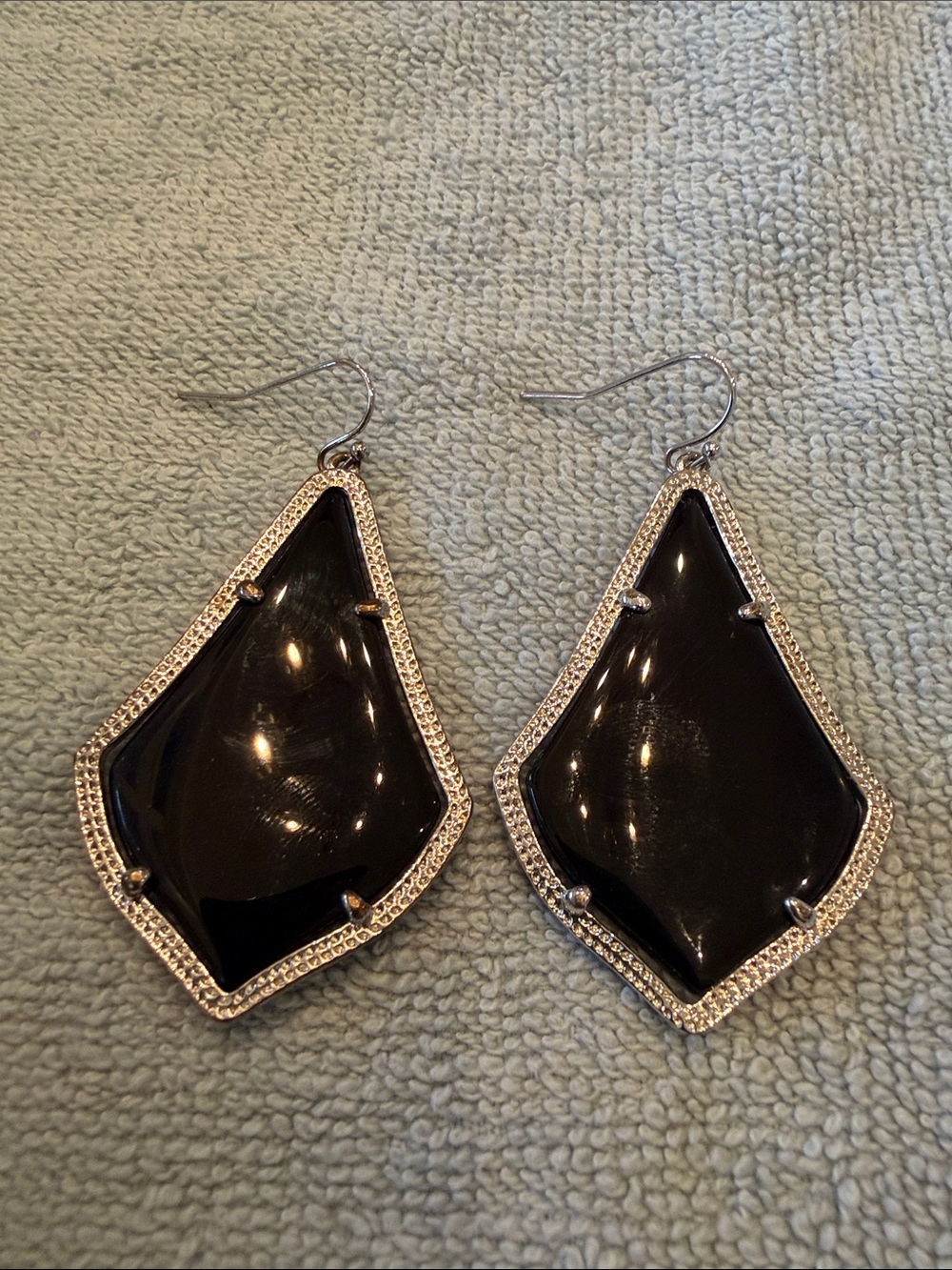 Kendra Scott Black Kite-Shaped Drop Earrings with Silver Trim